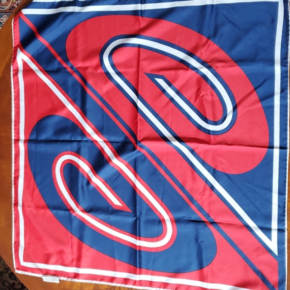 Vintage Woodward & Lathrop scarf - Picture 2 of 7